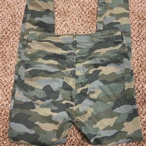 Stretchy Camouflage Pant 10